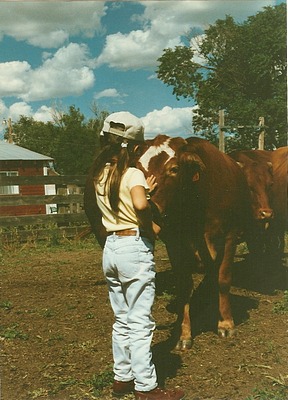 Malloryspicxs/jsw_mallorypettingcow.jpg